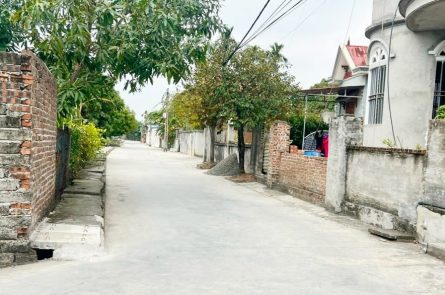 BÁN LÔ ĐẤT GẦN UBND XÃ TÂN TIẾN