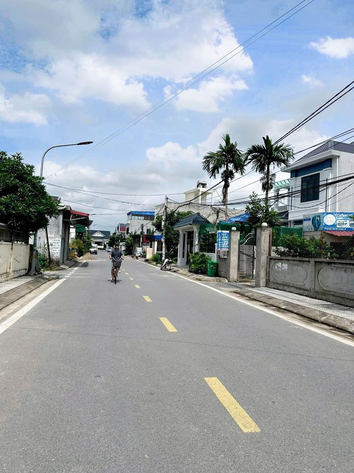 BÁN ĐẤT TẶNG NHÀ CẤP 4 TẠI VĂN PHONG - ĐỒNG THÁI