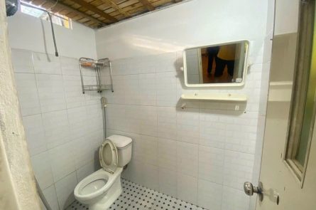 1.3 tỷ có nhà 64m2 Ngay đường máng có nhà C4, ô tô 7 chỗ vào nhà tại Văn Phong - Đồng Thái . Diện tích: 64m2