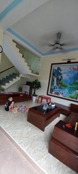 BÁN NHÀ 2 TẦNG GẦN QL 10