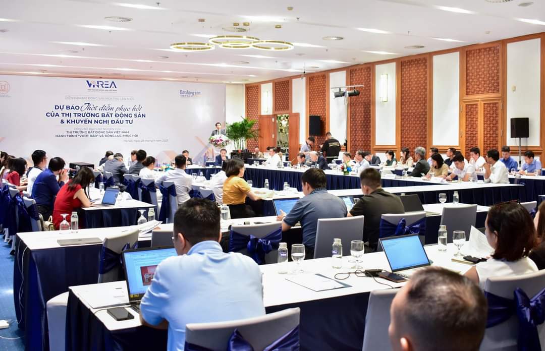 Diễn đàn Bất động sản Mùa Thu lần 1: Dự báo thời điểm phục hồi của thị trường và khuyến nghị đầu tư