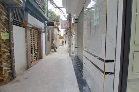 BÁN NHÀ MỚI XÂY TRONG NGÕ 302 VĂN CAO