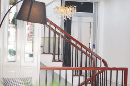 BÁN NHÀ TUYẾN 2 ĐƯỜNG LÊ LAI ĐỐI DIỆN VƯỜN HOA