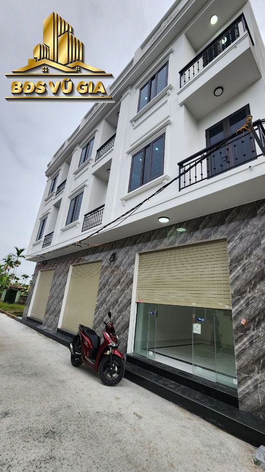 BÁN NHÀ 3 TẦNG GẦN VIỆT TIỆP 2