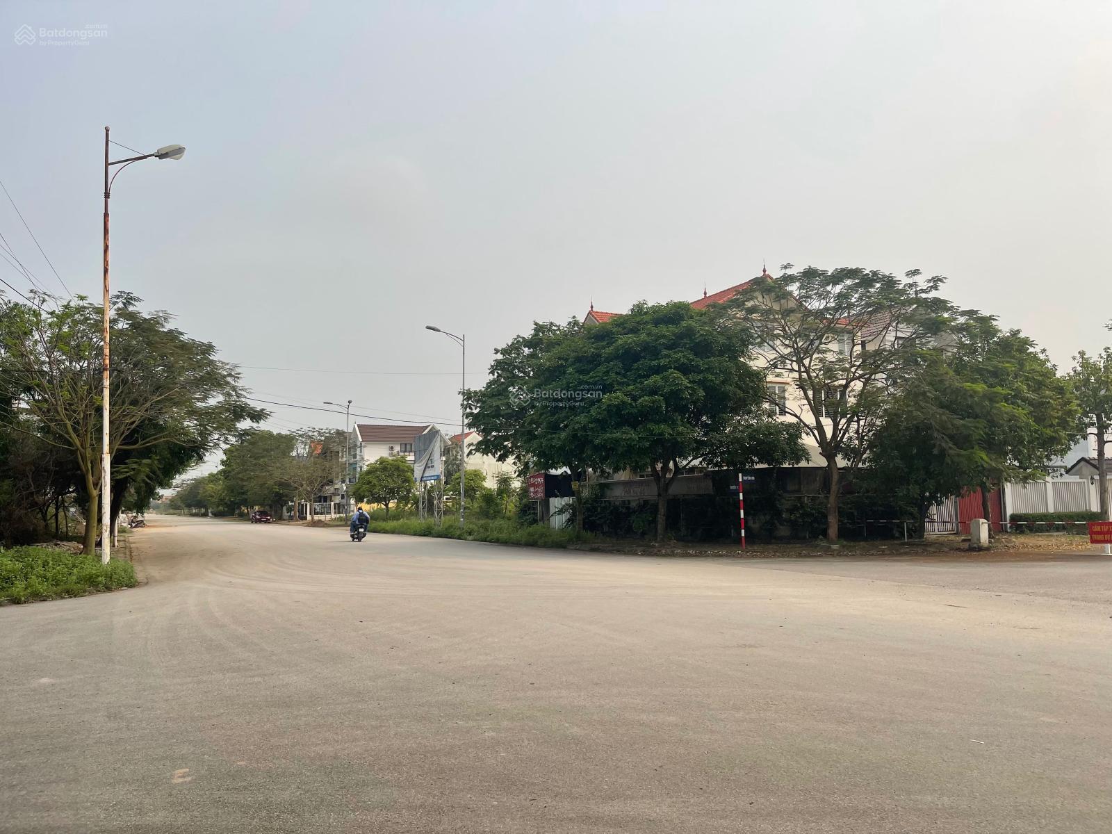 BÁN LÔ GÓC BIỆT THỰ MÊ LINH TRỤC ĐƯỜNG 35M , DIỆN TÍCH 180M2 VỊ TRÍ ĐẮC ĐỊA GIÁ 30TR/M2