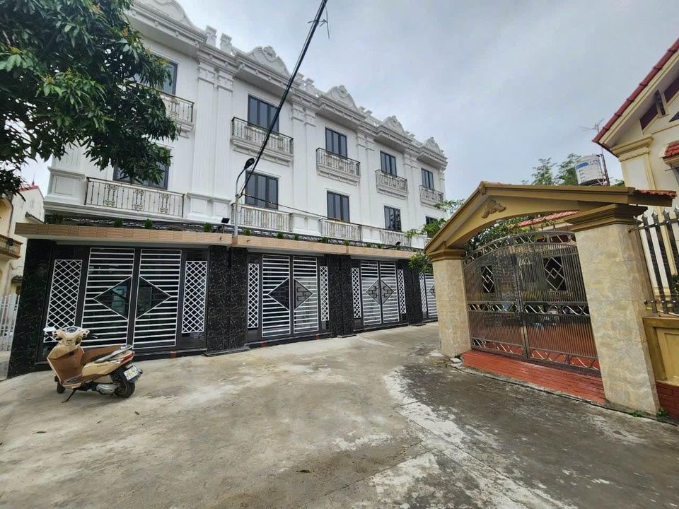 BÁN DUY NHẤT CĂN 3 TẦNG SÂN CỔNG RIÊNG GẦN MƯƠNG AN KIM HẢI