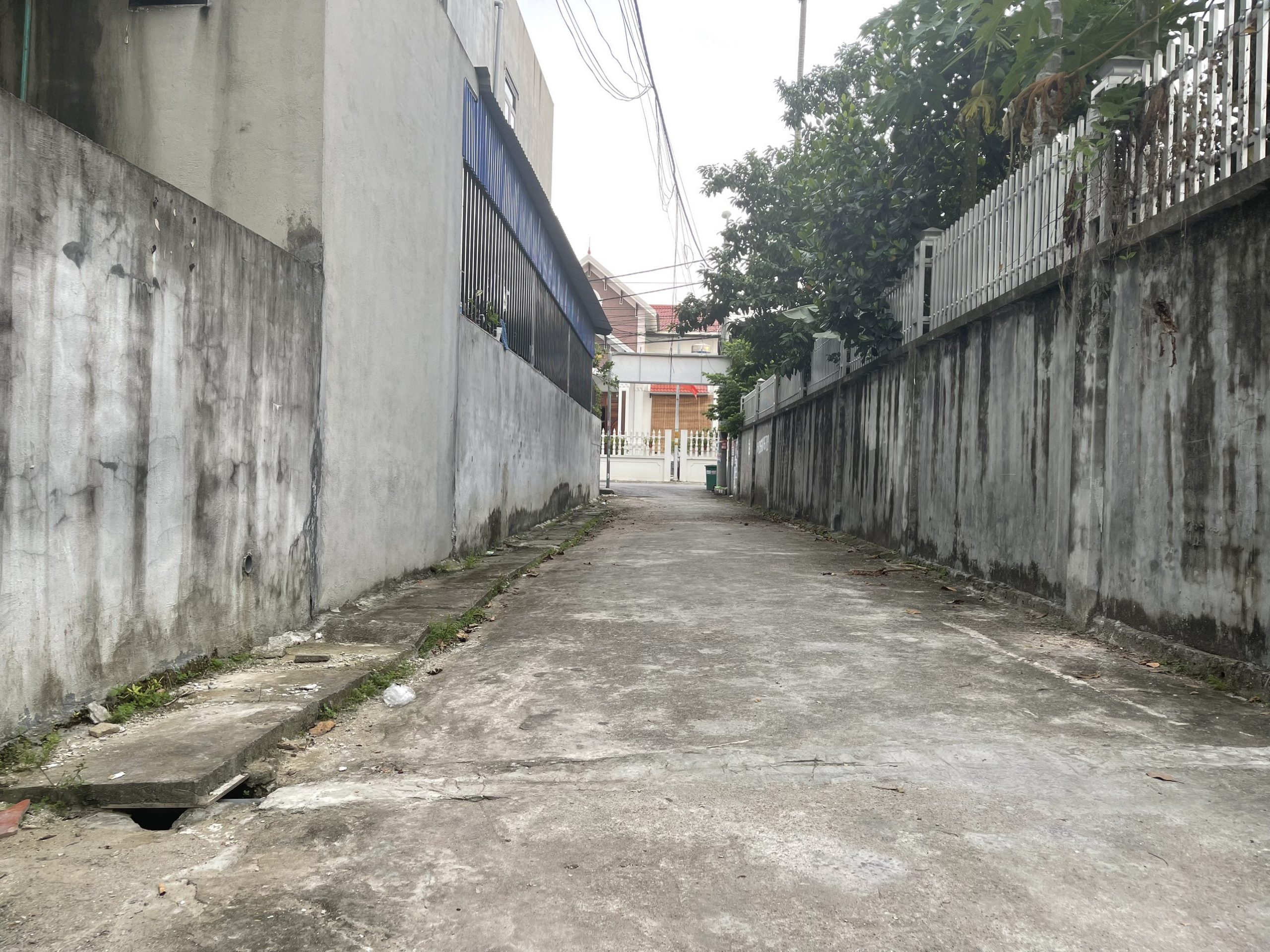 BÁN NHÀ TỰ XÂY Ở VĨNH NIỆM, LÊ CHÂN
