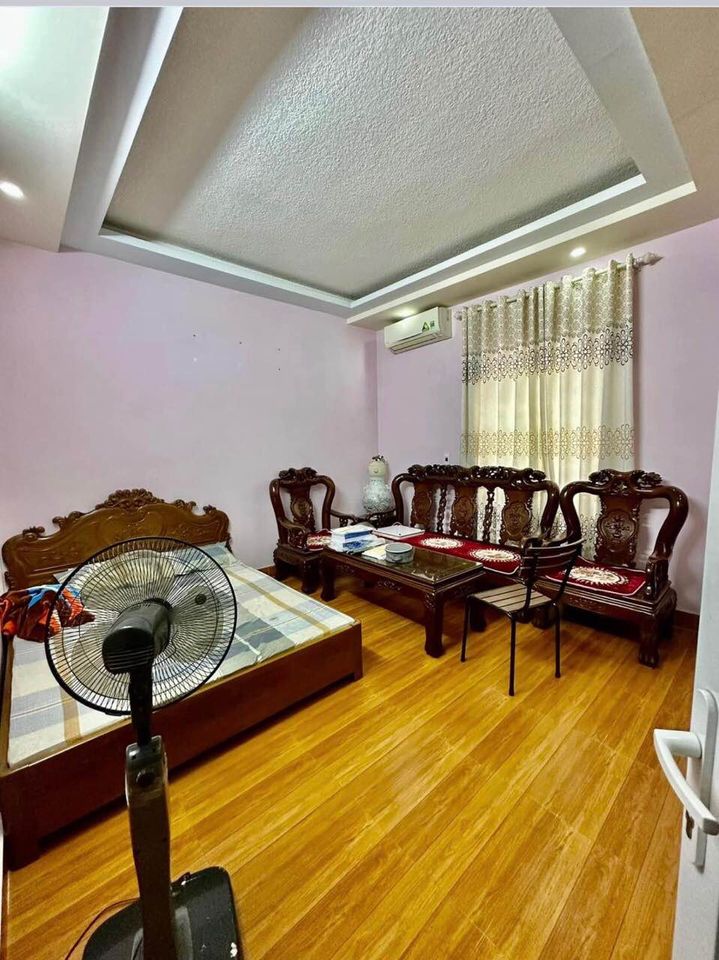 BÁN NHÀ GẦN ĐƯỜNG THƯ TRUNG