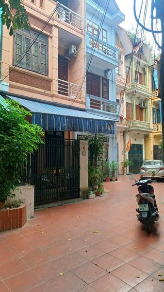 BÁN NHÀ 3,5 TẦNG TRONG NGÕ TÔ VŨ - VĂN CAO