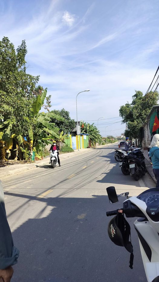 Sáng nay bên em ra con hàng F0 Kênh Giang cách trục liên xã chỉ tầm 15m.