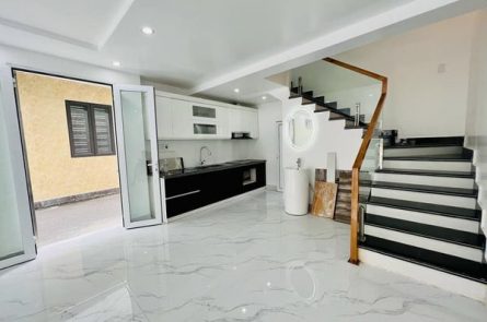 Siêu Phẩm lô góc mặt đường tuyến Phố Cấm