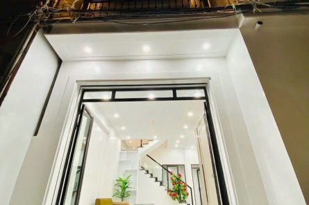 Một căn duy nhất Phương Lưu - Vạn Mỹ vị trí chỉ sau nhà mặt đường, gần trường chợ