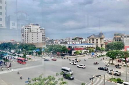 B.á.n lô góc cạnh nhà hàng Vịnh Bắc bộ_ lô 26bc Lê Hồng Phong