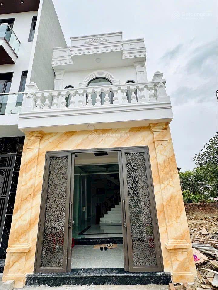 NHÀ ĐỘC LẬP CHẮC CHẮN Ở ĐẶNG CƯƠNG GIÁ CHỈ 1,3 TỶ, Ô TÔ ĐỖ TẬN CỬA