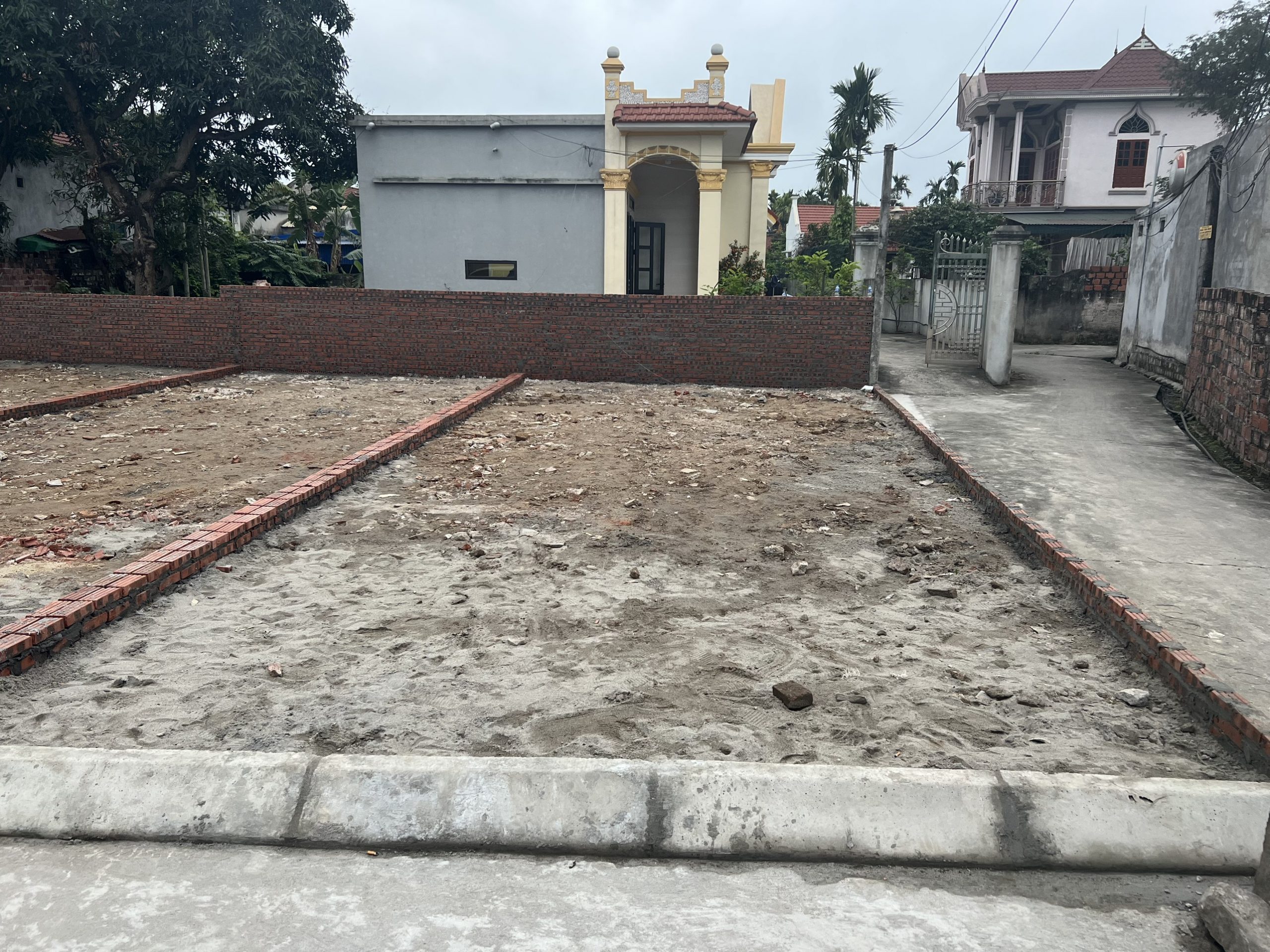 Chị gái nhờ bán lo đất ở Chợ Thái Mỹ Đức, đang cần tiền, giá rẻ cũng bán.
