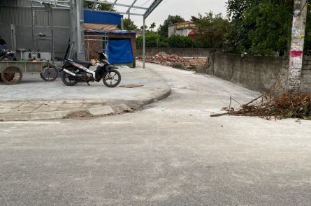 Đường thông thông ngõ rộng, 1 ngoặt ra đường Wbank, 1 ngoặt ra trục xã khối uỷ ban hành chính. Thôn Đoàn Tiến, Đặng Cương