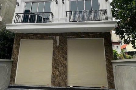 Cần bán căn nhà 3 tầng mới hiện đại kiên cố tại trung tâm Núi Đèo.