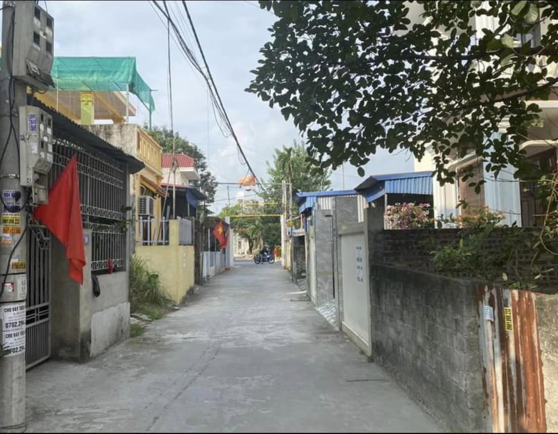 Bán lô đất vuông vắn, sạch đẹp cách đường 208 một ngoặt hơn trăm mét.