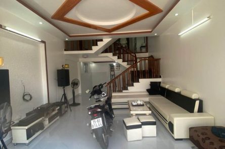 BÁN Nhà gốc dân 3,5 tầng gốc dân 369 Ngô Gia Tự