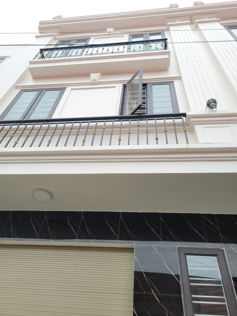 Bán Nhà 3 Tầng Đường Trần tất Văn Phù Liễn Kiến An Hải Phòng, oto 4 chỗ vào nhà, giá 1.58 tỷ.