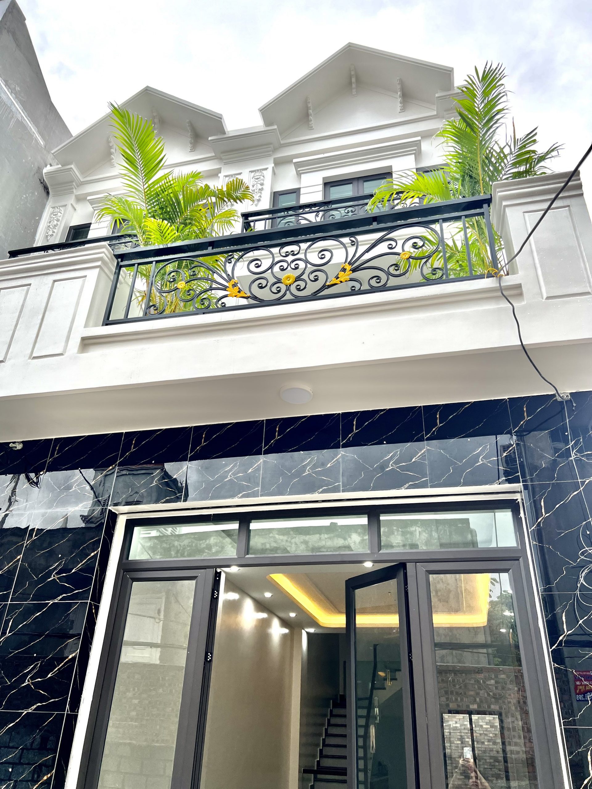 Bán Nhà 3 tầng Ngã 6 Quán Trữ Kiến An Hải Phòng, oto 4 chỗ vào nhà, giá 3.1 tỷ.