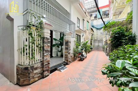 BÁN Nhà 3,5 tầng độc lập dân xây, lô góc 3 mặt thoáng phố Chợ Hàng, chỉ sau 1 nhà mặt đường giá 3,39 tỷ.