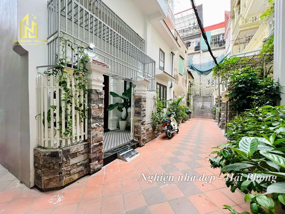 BÁN Nhà 3,5 tầng độc lập dân xây, lô góc 3 mặt thoáng phố Chợ Hàng, chỉ sau 1 nhà mặt đường giá 3,39 tỷ.