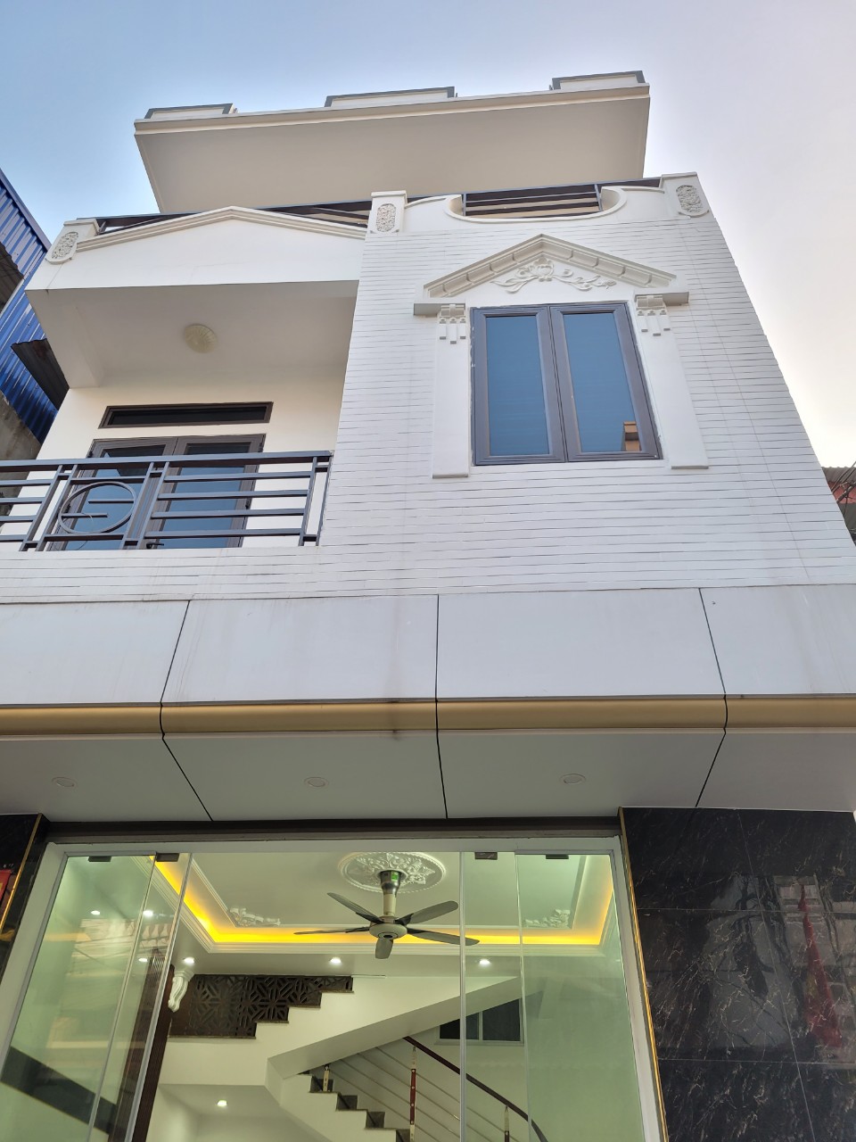Bán Nhà 3 Tầng độc lập Trung hành Đằng lâm hải An Hải Phòng, oto vào nhà, kinh doanh buôn bán, giá 2.9 tỷ.